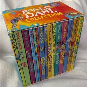 Roald Dahl Collection 15 Book Boxed Set. Like New!